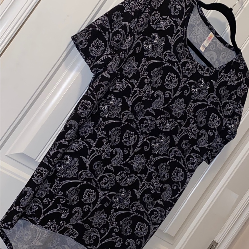 LulaRoe Irma top black and white